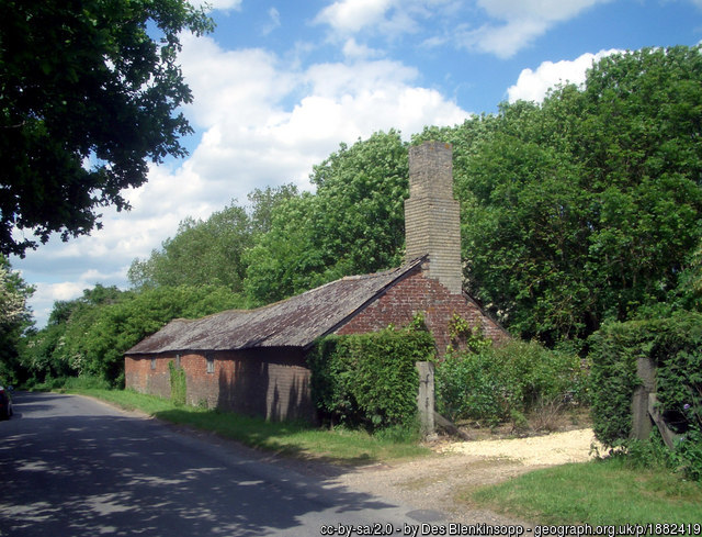 geograph photo 1882419 of the race route