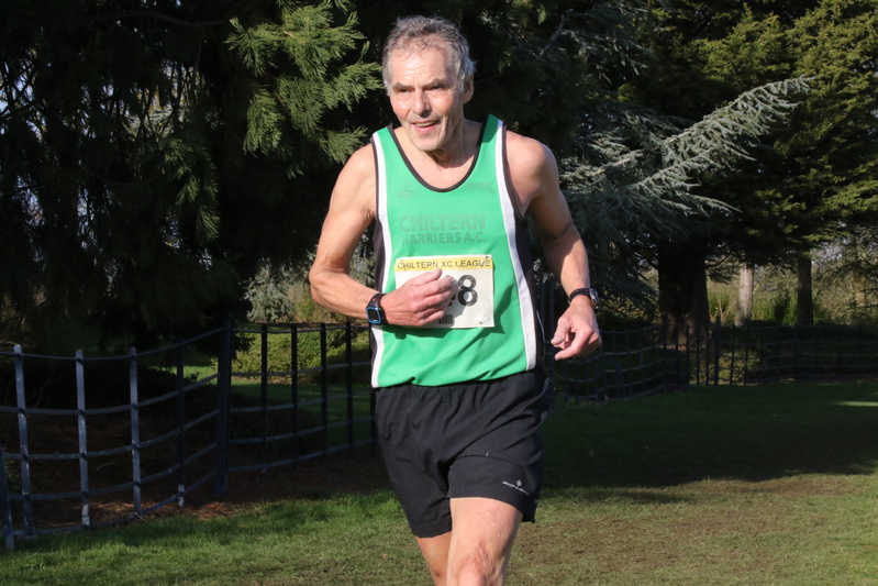 photo 1756 of a runner