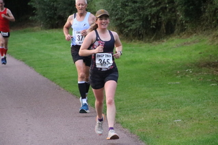 photo of the 1st female Oxfordshire club runner