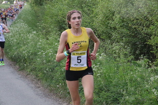 photo of the 1st female Oxfordshire club runner